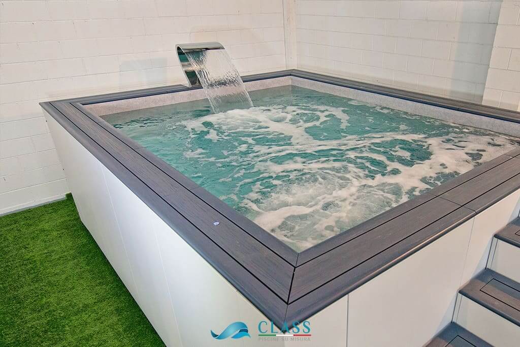 class-piscine-su-misura-posa-rivestimento-promo-fuoriterra-esposizione-orlo-3x2